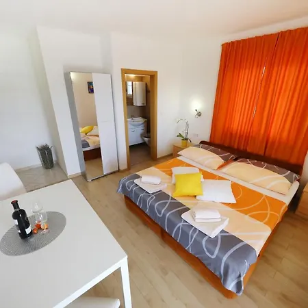 & Flower Guest house