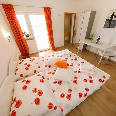 Guest house & Flower Bibinje