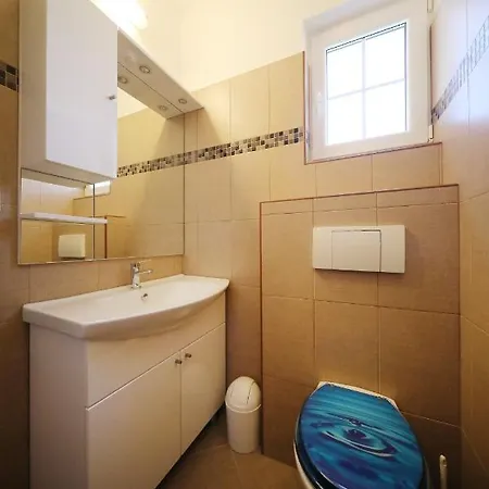 & Flower Guest house *